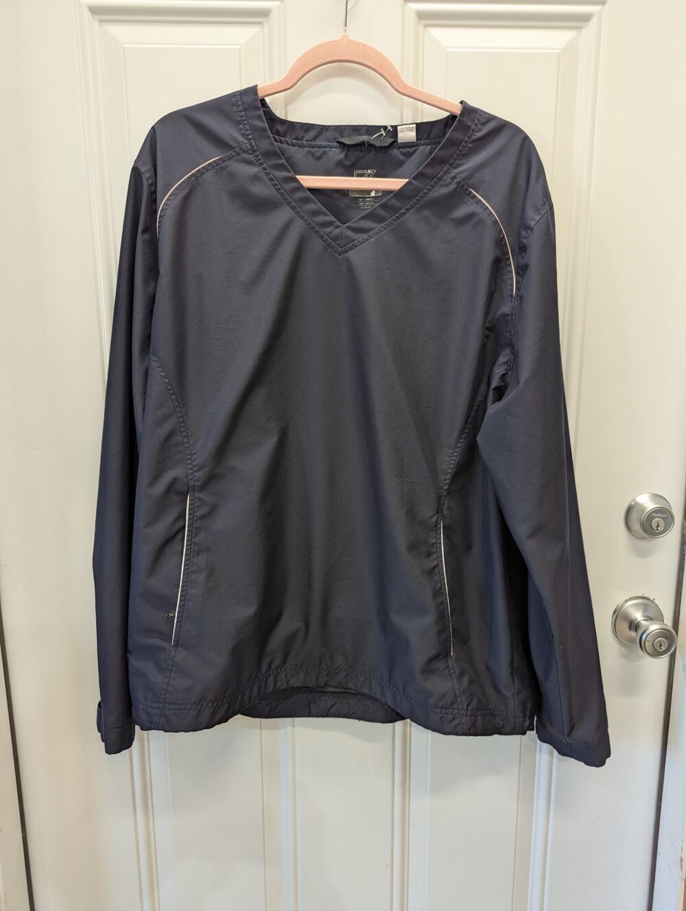 Cutter & Drake navy pullover.Lg.